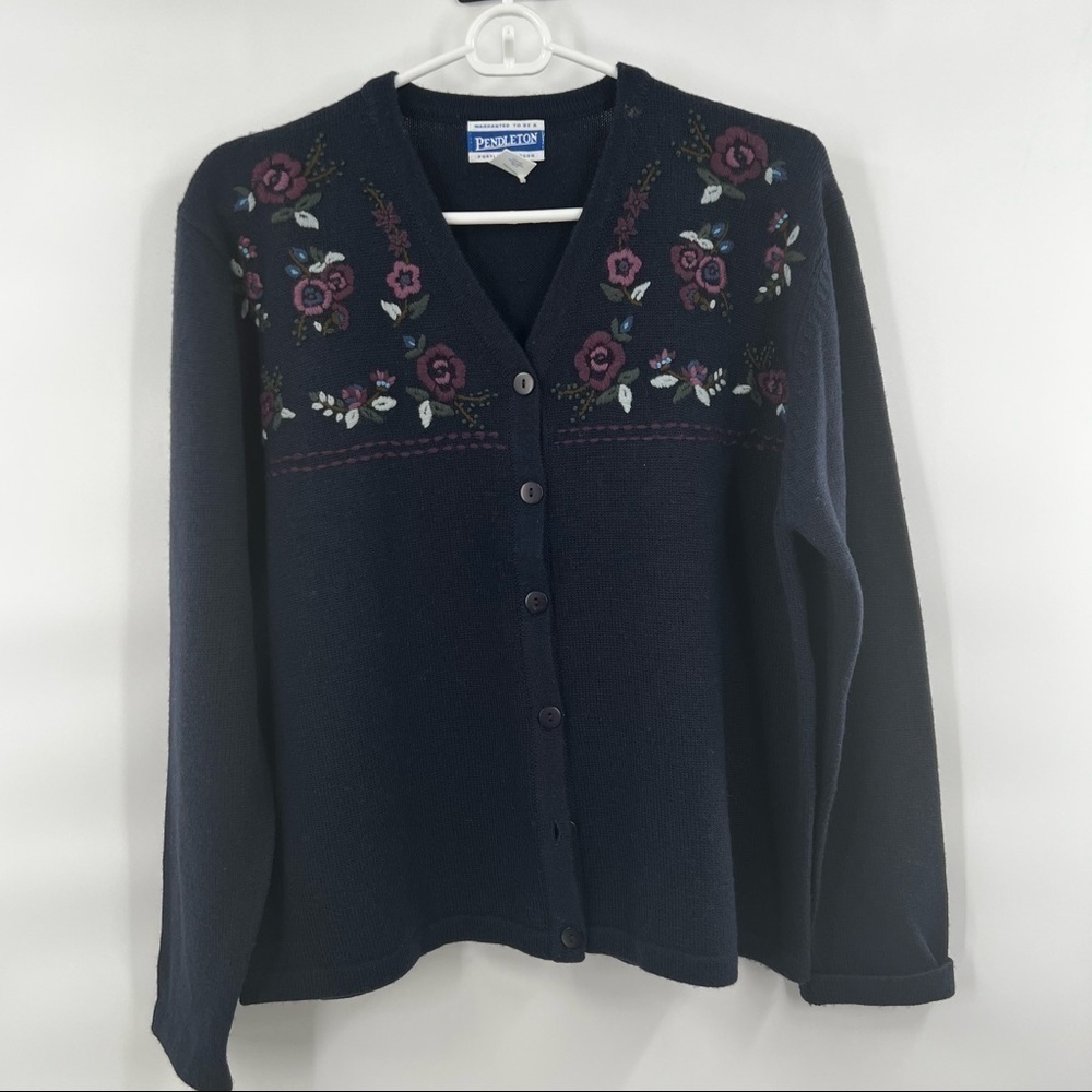 Pendleton embroidered black long sleeve cardigan L vintage